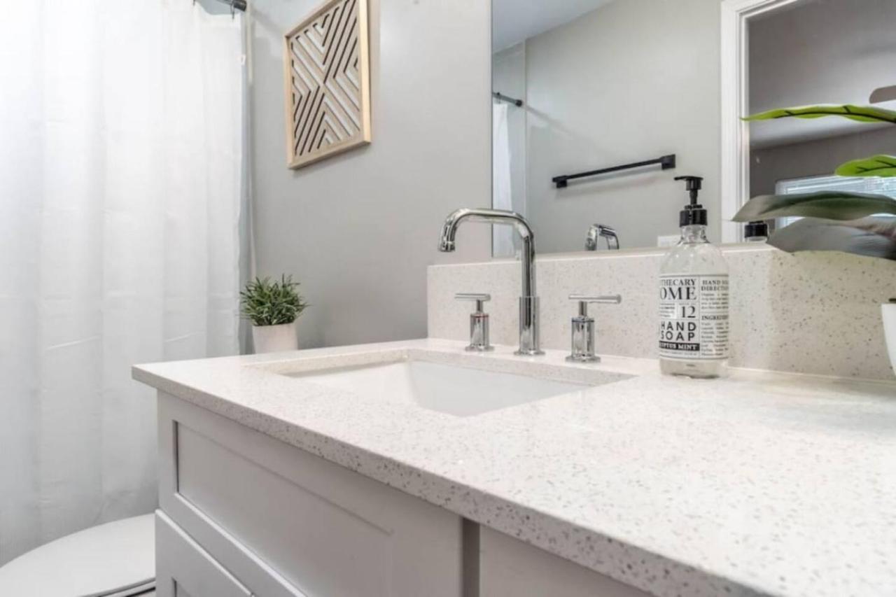 Roomy Urban Apartment Montrose! Free Parking #3 Houston Esterno foto