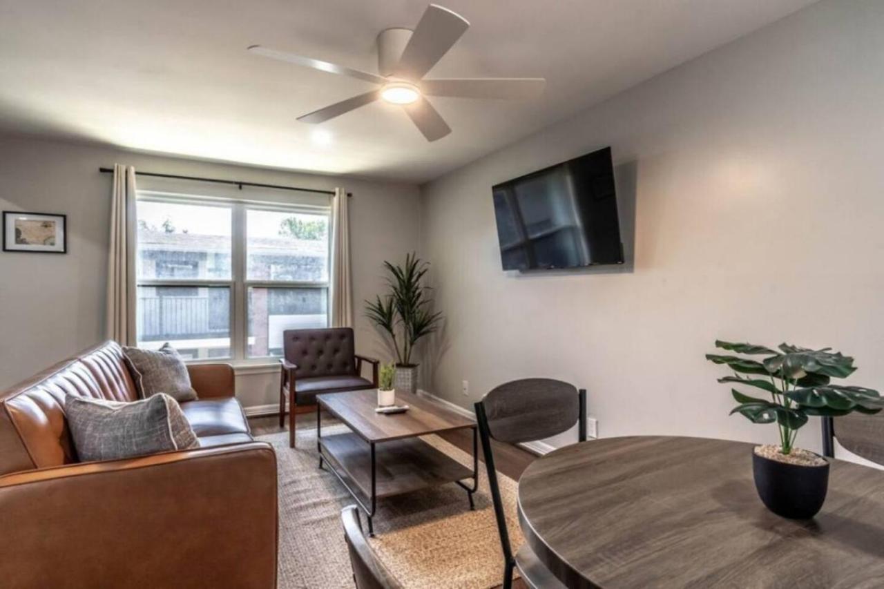 Roomy Urban Apartment Montrose! Free Parking #3 Houston Esterno foto