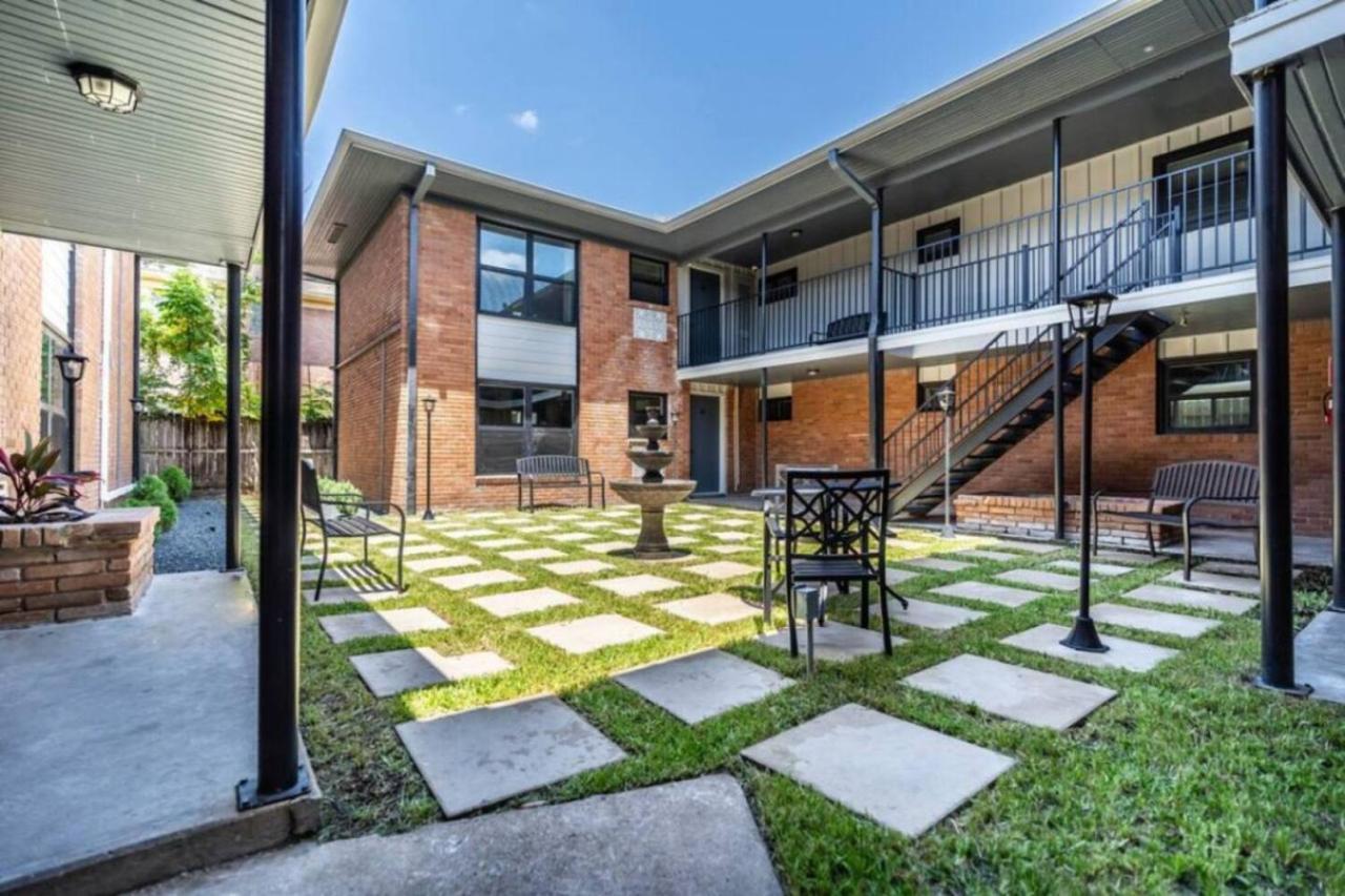 Roomy Urban Apartment Montrose! Free Parking #3 Houston Esterno foto