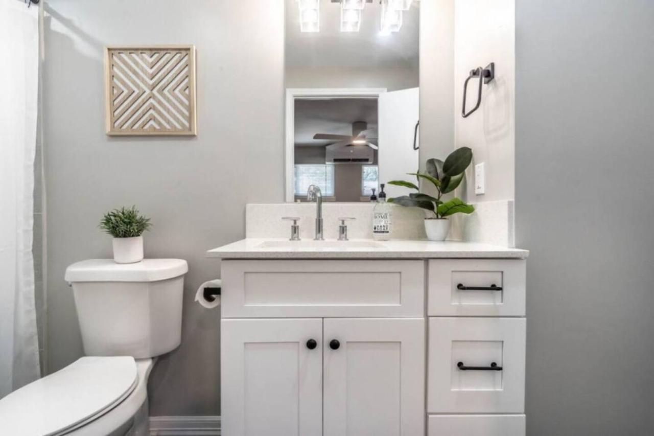 Roomy Urban Apartment Montrose! Free Parking #3 Houston Esterno foto
